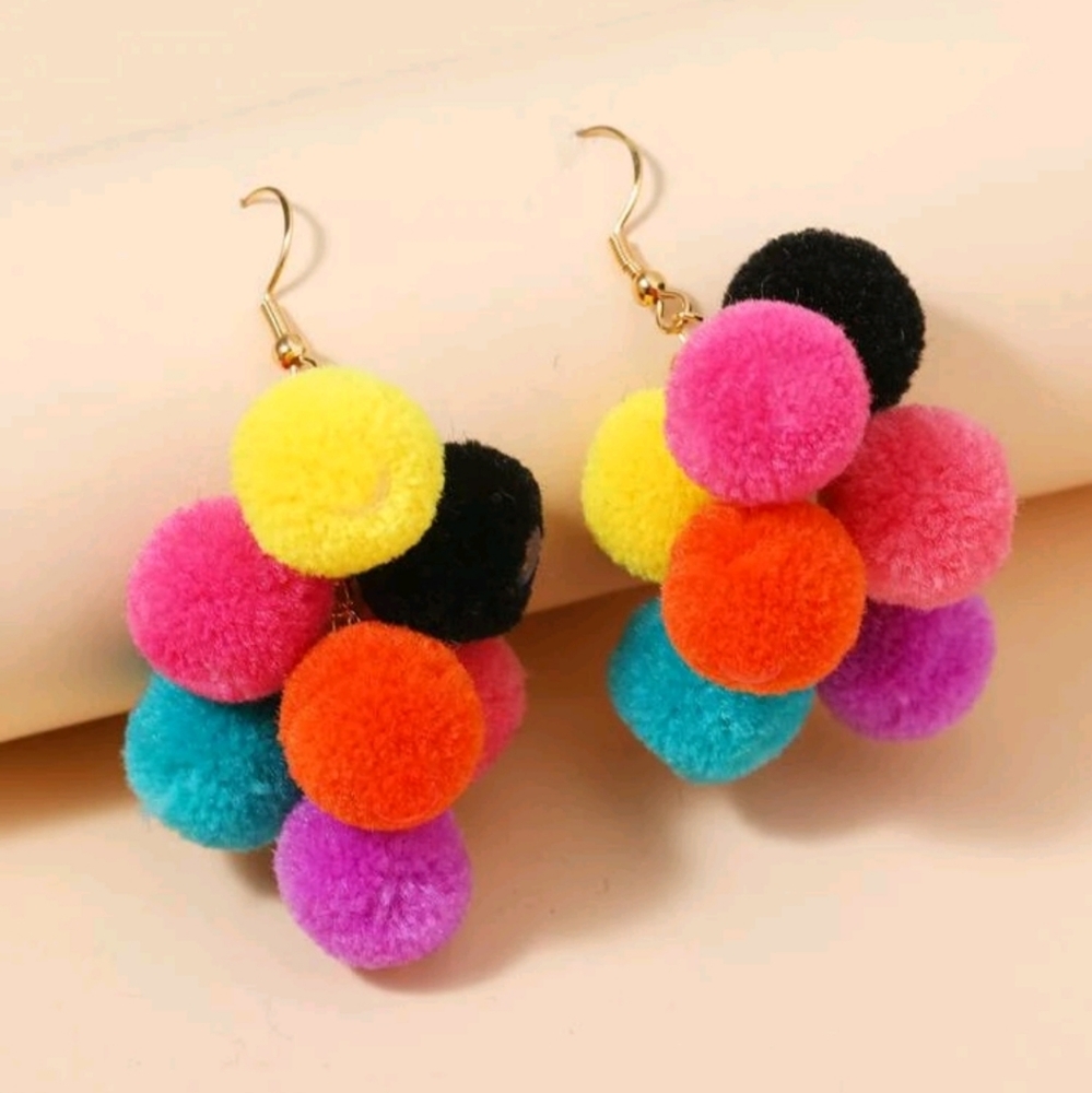 Pom Pom Earrings